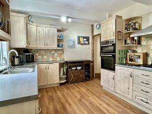 Kitchen- click for photo gallery